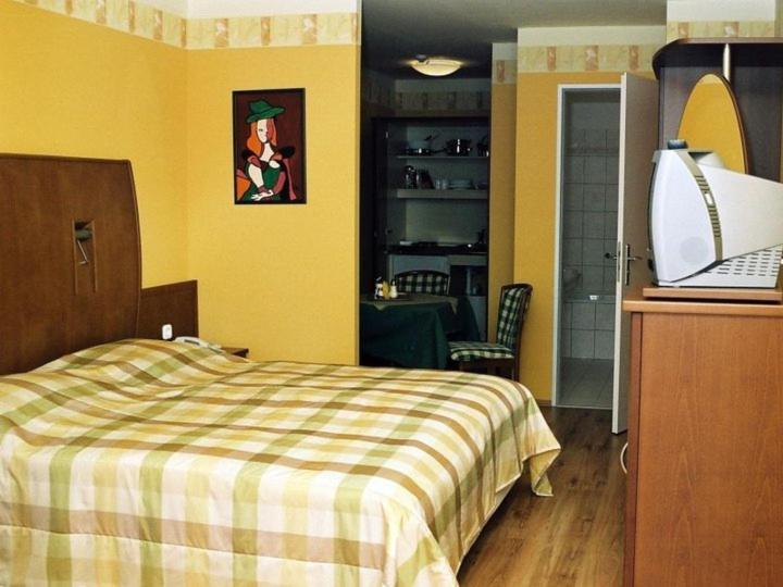 Sunset Motel Szombathely Chambre photo